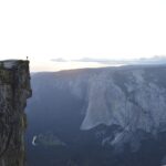 Uçurumun Kıyısında Bir İlişki